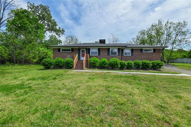 2507 E Woodlyn Way, Greensboro, NC 27407