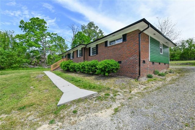 2507 E Woodlyn Way, Greensboro, NC 27407