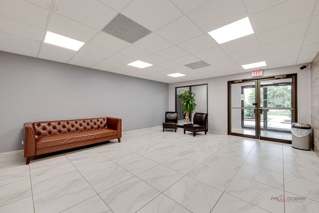 1551 Ashland Avenue 306, Des Plaines, IL 60016