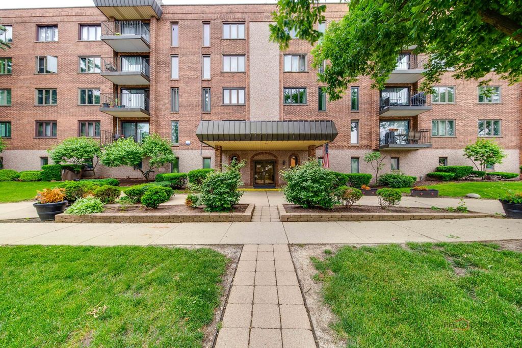 1551 Ashland Avenue 306, Des Plaines, IL 60016