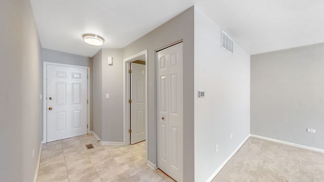 1978 Gary Court B, Schaumburg, IL 60193