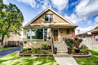 10942 S Tripp Avenue, Oak Lawn, IL 60453