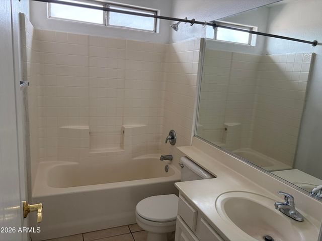 128 W OXFORD Lane, Gilbert, AZ 85233