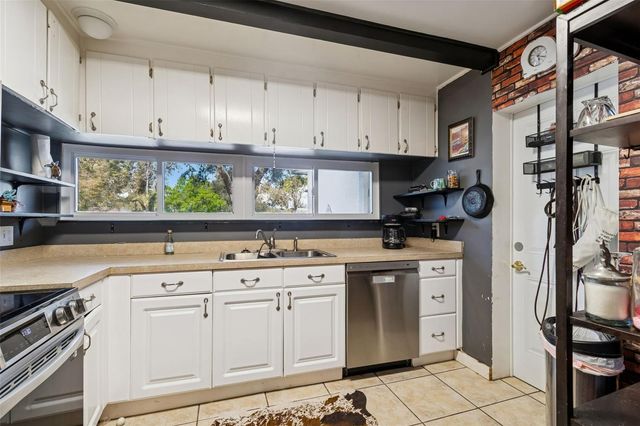 2120 CORONADA WAY S, St Petersburg, FL 33712