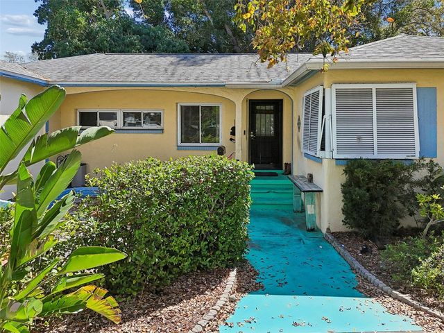 2120 CORONADA WAY S, St Petersburg, FL 33712