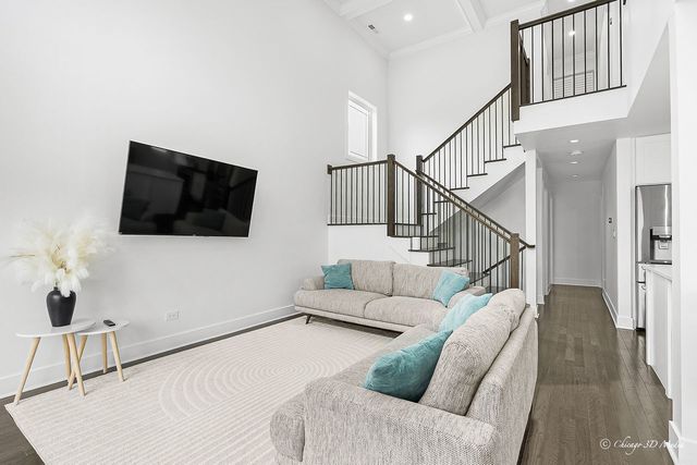 8820 N Elmore Street, Niles, IL 60714