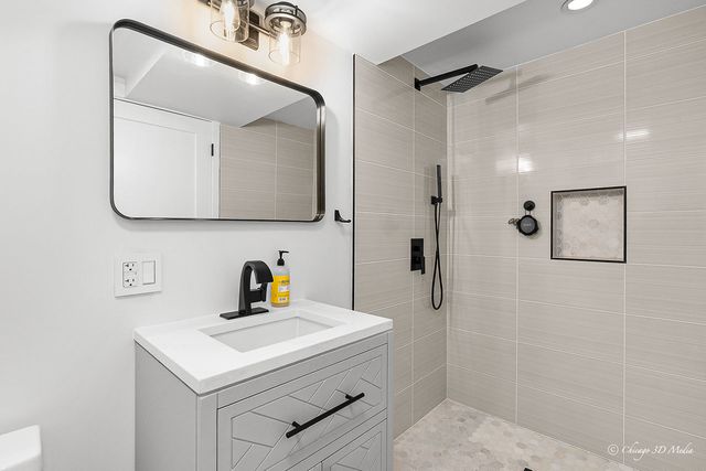 8820 N Elmore Street, Niles, IL 60714