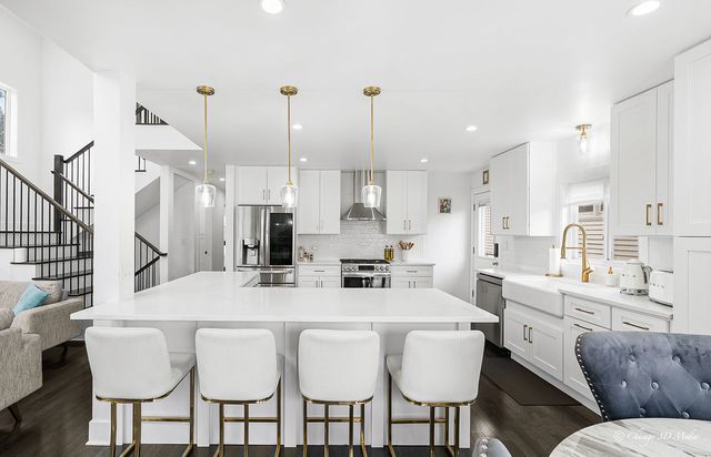 8820 N Elmore Street, Niles, IL 60714