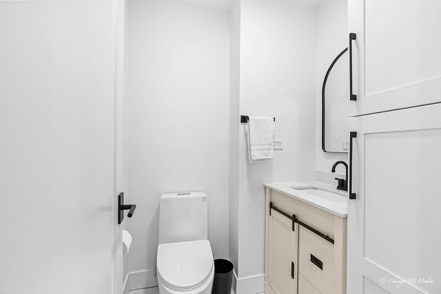 8820 N Elmore Street, Niles, IL 60714