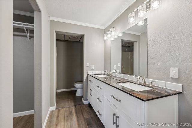 302 S Hwy 82, Locust Grove, OK 74352