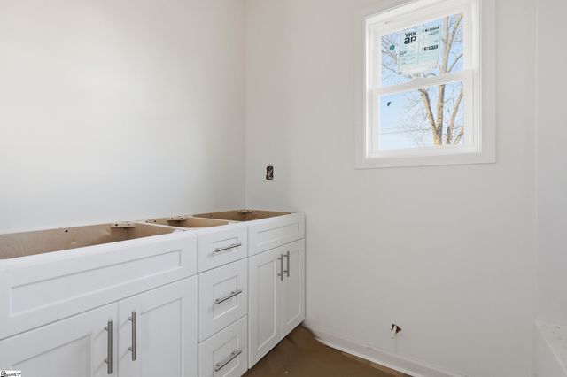 609 S Cherry Street, Seneca, SC 29678