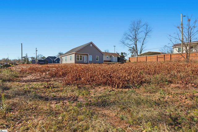 609 S Cherry Street, Seneca, SC 29678