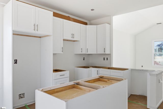 609 S Cherry Street, Seneca, SC 29678