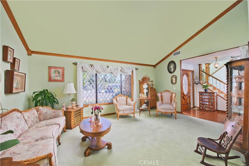 Image 19 of property listing at 10052 Nita, Chatsworth, CA 91311