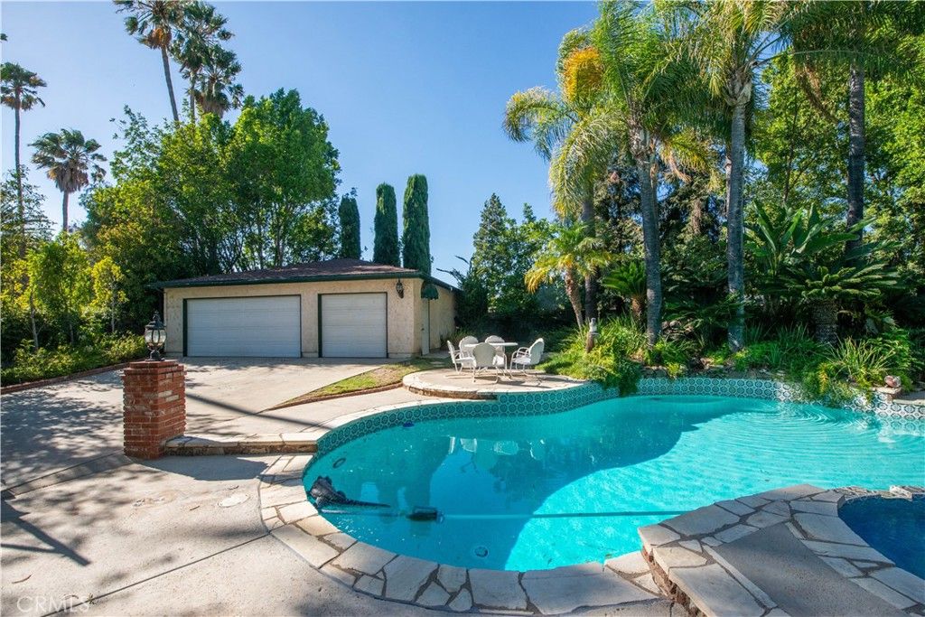 Image 2 of property listing at 10052 Nita, Chatsworth, CA 91311