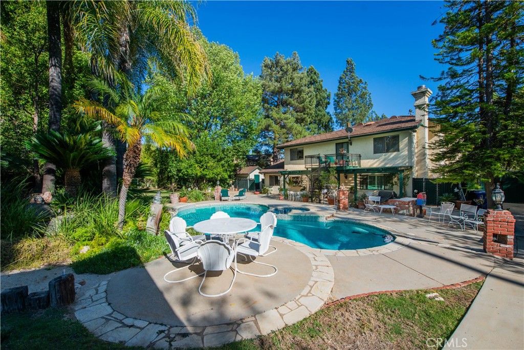 Image 4 of property listing at 10052 Nita, Chatsworth, CA 91311
