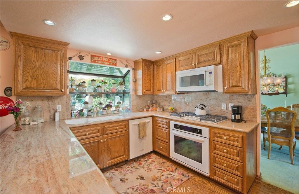 Image 9 of property listing at 10052 Nita, Chatsworth, CA 91311