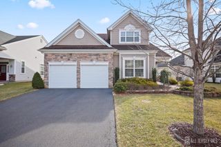 46 Mandrake Road, Monroe, NJ 08831