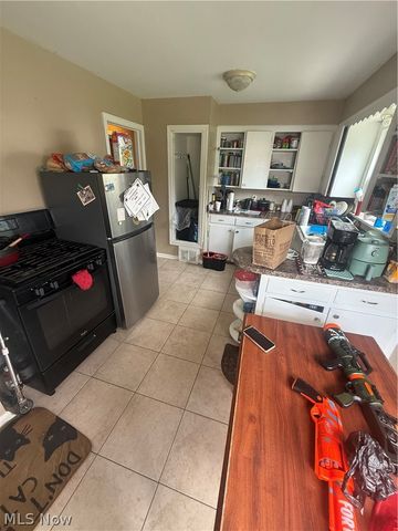 1055 Frederick Boulevard, Akron, OH 44320