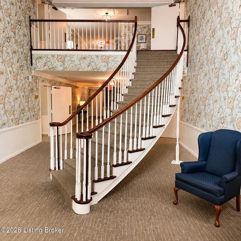 651 Breckenridge Ln 110, Louisville, KY 40207
