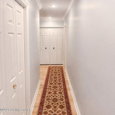651 Breckenridge Ln 110, Louisville, KY 40207