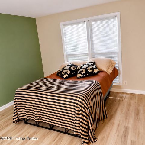 651 Breckenridge Ln 110, Louisville, KY 40207