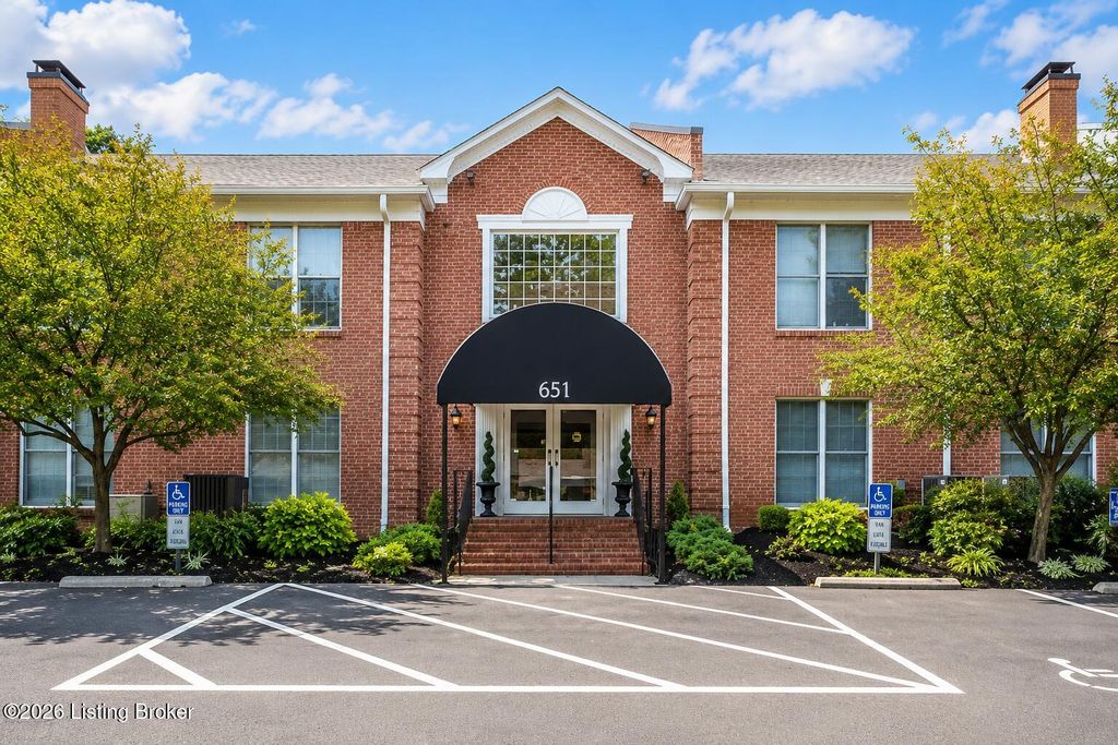 651 Breckenridge Ln 110, Louisville, KY 40207