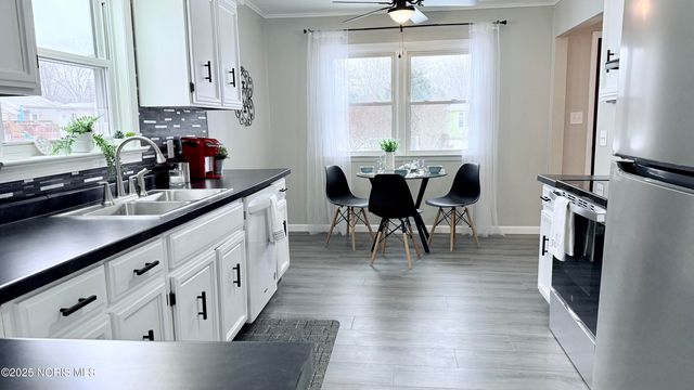 5043 Barton Place, Sylvania, OH 43560