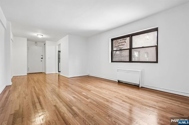 3060 Edwin Avenue 4C, Fort Lee, NJ 07024