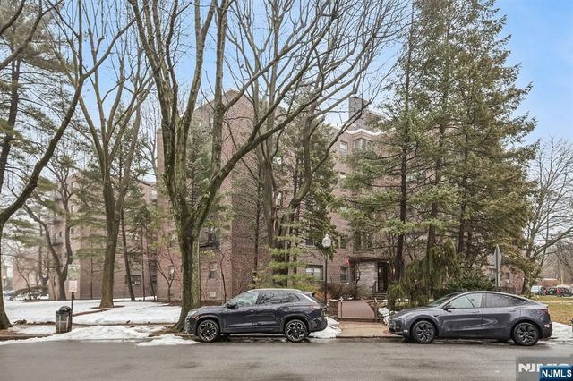 3060 Edwin Avenue 4C, Fort Lee, NJ 07024