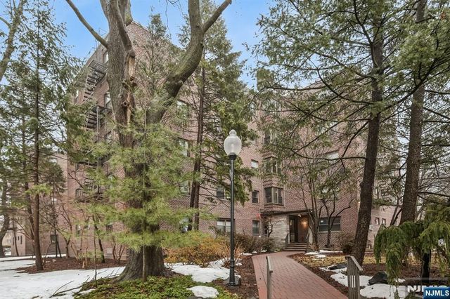 3060 Edwin Avenue 4C, Fort Lee, NJ 07024