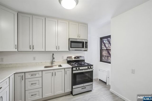 3060 Edwin Avenue 4C, Fort Lee, NJ 07024