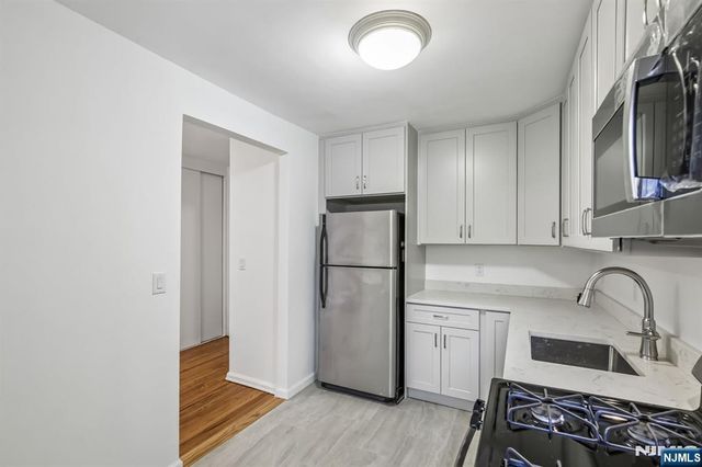 3060 Edwin Avenue 4C, Fort Lee, NJ 07024