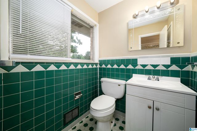 957 HICKORY CIRCLE, Birmingham, AL 35215