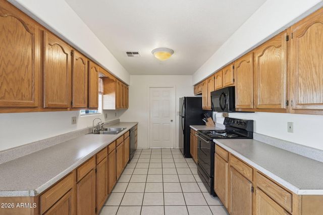 14422 S AMADO Boulevard, Arizona City, AZ 85123