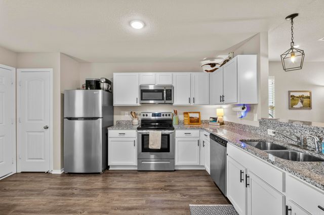 8516 Eastwood Creek Dr, North Little Rock, AR 72113