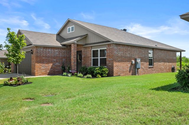 8516 Eastwood Creek Dr, North Little Rock, AR 72113