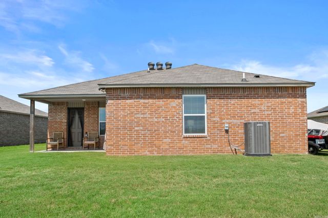 8516 Eastwood Creek Dr, North Little Rock, AR 72113
