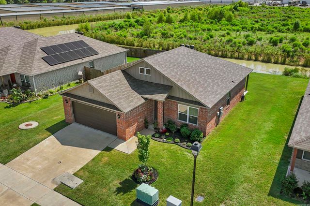 8516 Eastwood Creek Dr, North Little Rock, AR 72113