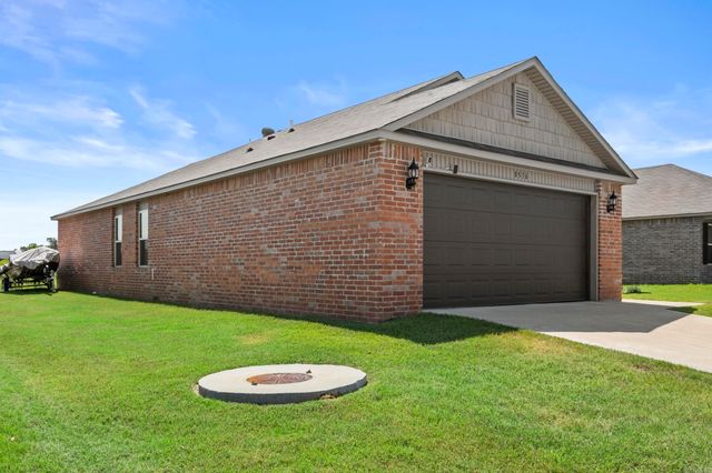 8516 Eastwood Creek Dr, North Little Rock, AR 72113