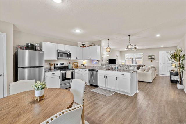 8516 Eastwood Creek Dr, North Little Rock, AR 72113