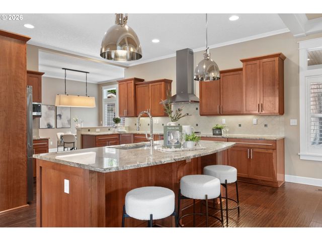 11085 Nw EGGERS Ct, Portland, OR 97229