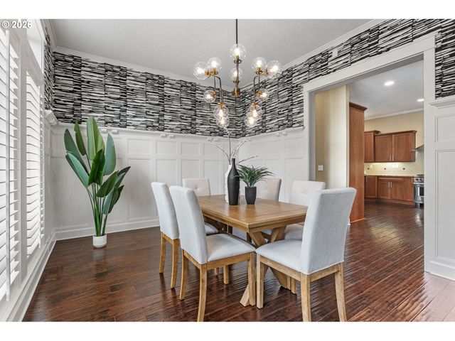11085 Nw EGGERS Ct, Portland, OR 97229