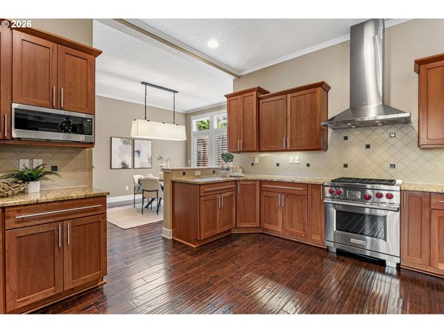 11085 Nw EGGERS Ct, Portland, OR 97229