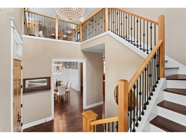 11085 Nw EGGERS Ct, Portland, OR 97229