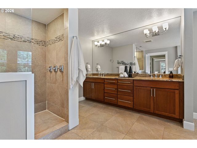 11085 Nw EGGERS Ct, Portland, OR 97229