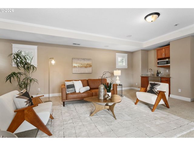 11085 Nw EGGERS Ct, Portland, OR 97229
