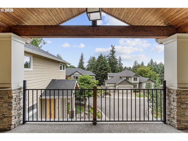 11085 Nw EGGERS Ct, Portland, OR 97229