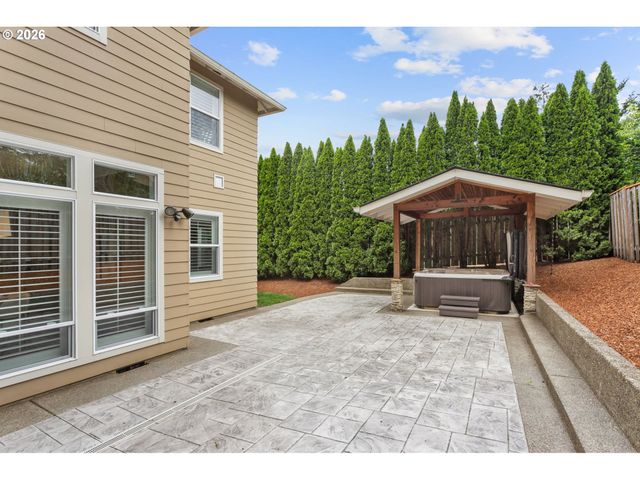 11085 Nw EGGERS Ct, Portland, OR 97229
