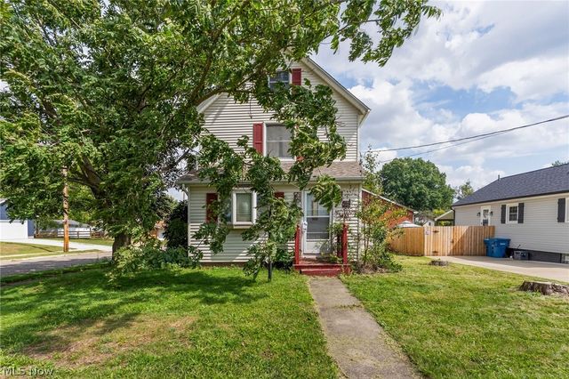 84 Prospect Street, Struthers, OH 44471